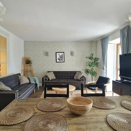 Basagoiti- Downtown And With Ocean Views