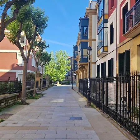 Basagoiti- Downtown And With Ocean Views Appartamento