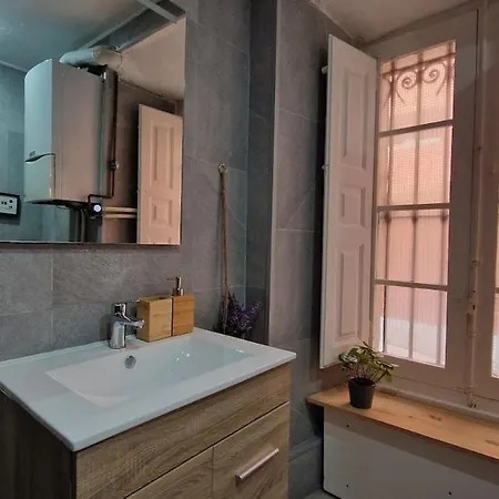 Basagoiti- Downtown And With Ocean Views * Algorta