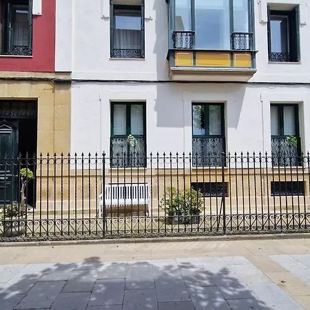 Basagoiti- Downtown And With Ocean Views * Algorta
